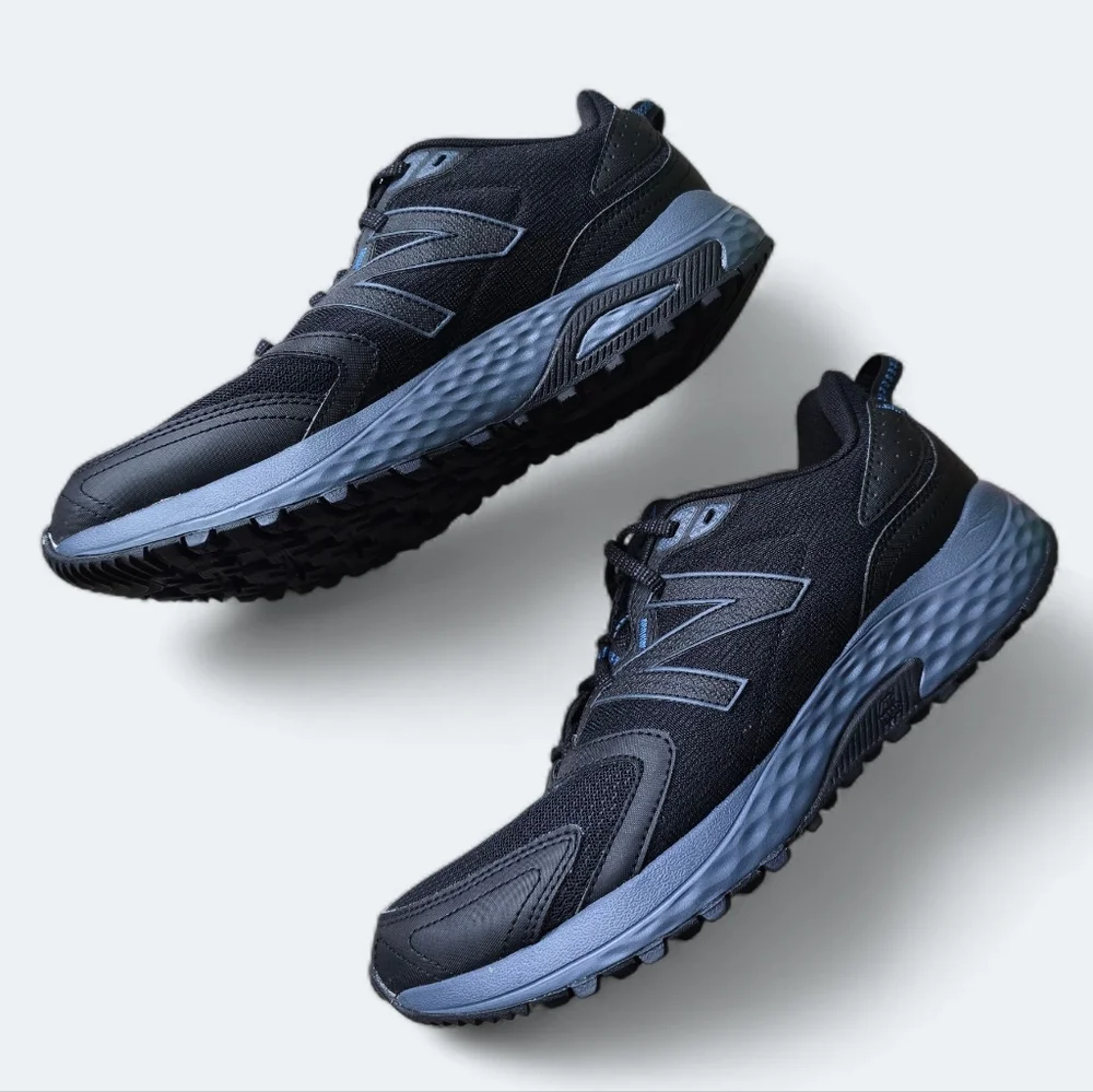 (NEW) New Balance 410 Trail Sneakers